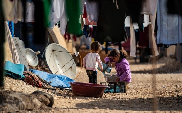 Cái chết của bé gái 6 tuổi bị xích, nhốt trong lồng gây chấn động thế giới và câu chuyện phía sau bức ảnh cuối đời lột trần thảm cảnh ít ai thấu-4