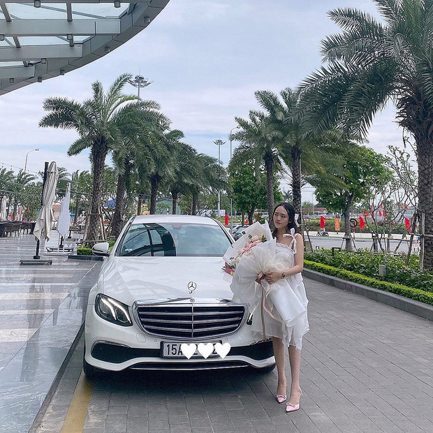 Gặp rich kid 2k Hải Phòng sáng lái Ferrari đi học, tối về làm sếp, xách túi 20.000$-2