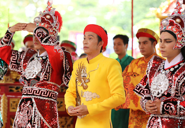 Nhà thờ hơn 100 tỷ của Hoài Linh hàng năm tổ chức lễ Giỗ Tổ sân khấu quy tụ hàng trăm nghệ sĩ, nuôi động thực vật quý hiếm-5