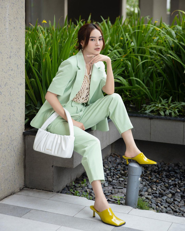 Diện kiểu áo này là nàng công sở auto ghi điểm thanh lịch-1