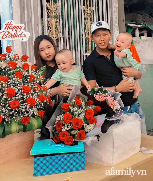 Nhờ chồng trông con để ra ngoài, mẹ trẻ quay về thấy 2 bé khóc ầm ĩ ở cửa, nhìn vào trong nhà thì hạn hán lời-6