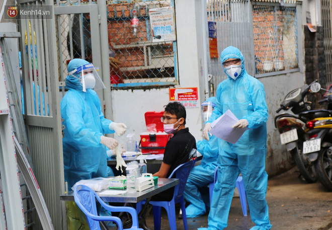 17 ngày bùng dịch Covid-19 tại TP.HCM: 287 ca mắc, 1 người tử vong, ổ dịch mới lây lan nhanh, khó kiểm soát-5