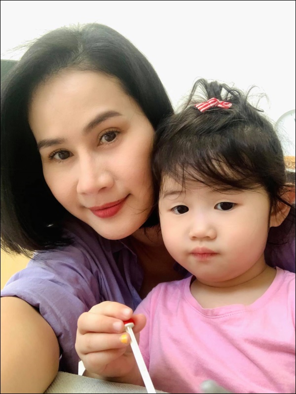 Thân Thúy Hà đau đầu, lo họp phụ huynh thường xuyên vì con gái hổ báo, mới hơn 2 tuổi đã tỏ ra chị Đại-2