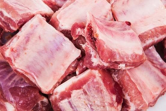 Khi mua sườn lợn, người tinh ý không bao giờ chọn ba loại này để mua về cho gia đình ăn-2