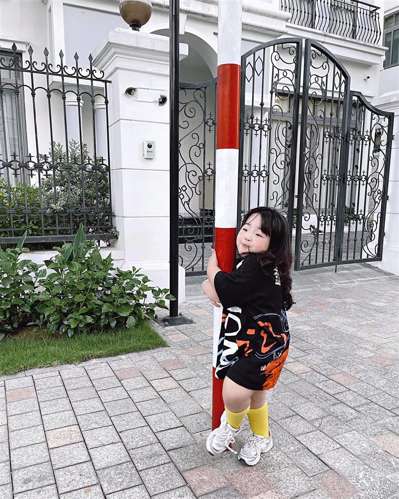 Điểm danh những hot kid là gương mặt vàng trong làng hài hước: Nhóc Sữa nhà Hằng Túi lầy từ lúc mới sinh, nhưng quý tử của Hà Hồ mới giành ngôi vô địch!-23