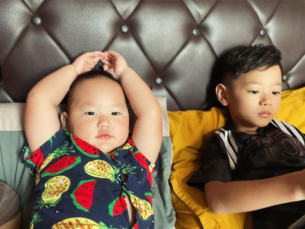 Điểm danh những hot kid là gương mặt vàng trong làng hài hước: Nhóc Sữa nhà Hằng Túi lầy từ lúc mới sinh, nhưng quý tử của Hà Hồ mới giành ngôi vô địch!-27