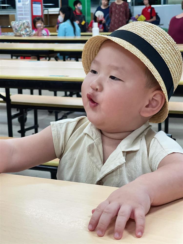 Điểm danh những hot kid là gương mặt vàng trong làng hài hước: Nhóc Sữa nhà Hằng Túi lầy từ lúc mới sinh, nhưng quý tử của Hà Hồ mới giành ngôi vô địch!-30