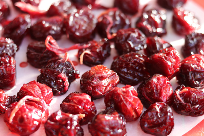 Nhà có nồi chiên không dầu lại còn đang mùa mận rẻ thì hãy làm món này để dành ăn dần nhé các chị-8