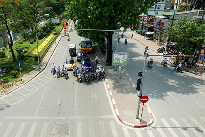 Đây là mức phạt đối với người chờ đèn đỏ ở bóng râm-2