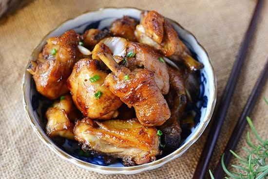 Cách làm gà sốt ớt gừng lạ miêng cho buổi cơm chiều thêm hấp dẫn