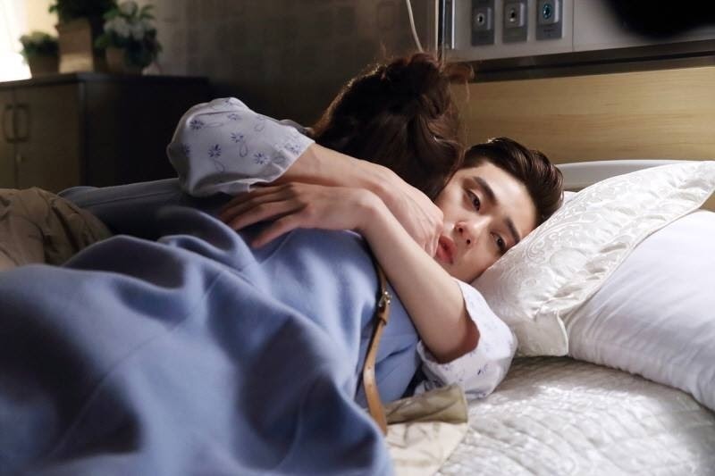 Xin ra viện cho chồng vì không có tiền điều trị ung thư, ai ngờ bác sĩ thông báo đã có người thanh toán hết rồi, lúc nghe tên người đó tôi ngã khuỵu-1