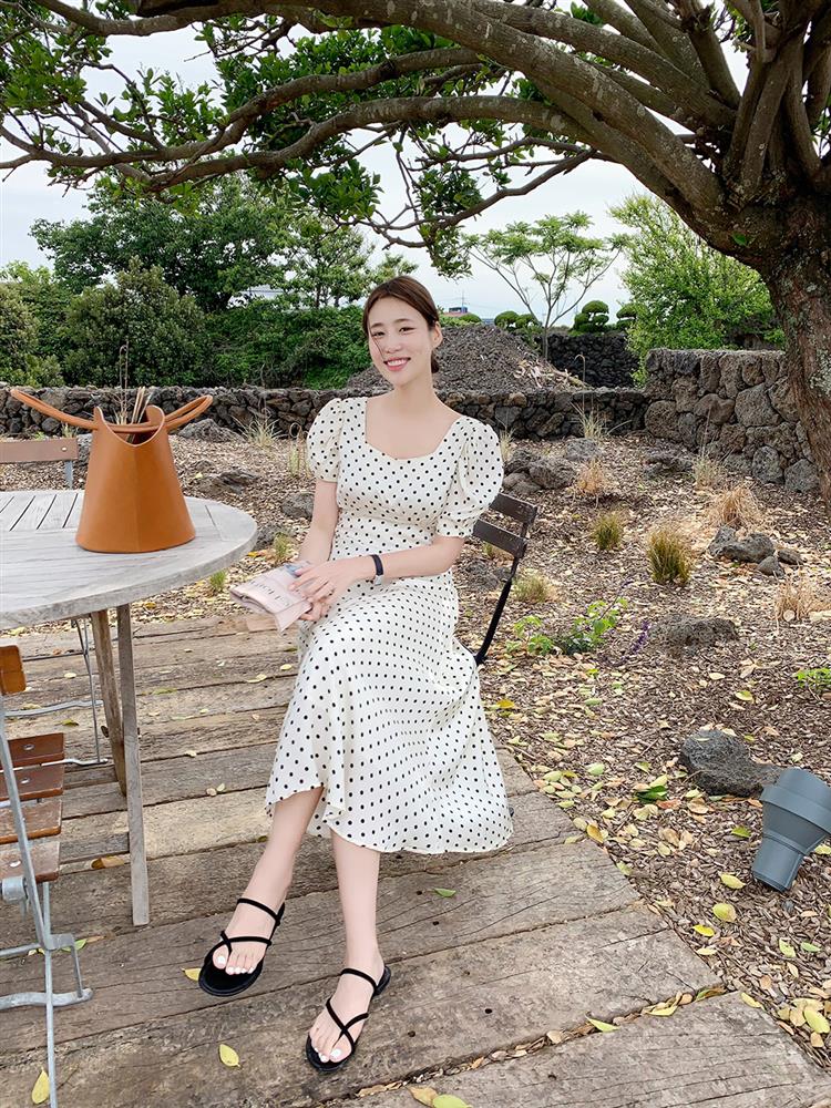 3 mẫu váy trẻ trung và ăn ảnh hơn cả váy trắng, ngắm là muốn hốt trọn về nhà-2