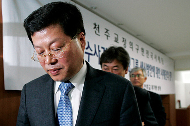 Vụ án thế kỷ của Hoàng đế và Thái tử Samsung: Cặp cha con chaebol quyền lực nhất Hàn Quốc lần lượt ngồi tù cùng vì một tội danh-5