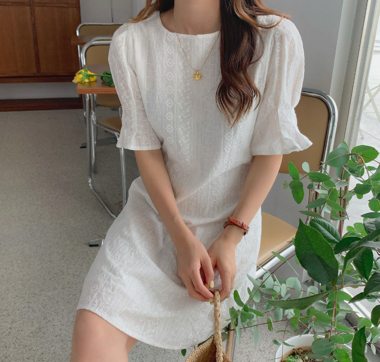 Diện váy trắng là trẻ xinh nhất, nhưng nhìn bộ váy mà Yoona diện thì nên suy nghĩ lại-6