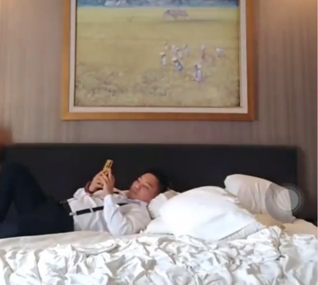 Trước giờ cử hành hôn lễ, chú rể gieo mình tự tử từ tầng 7, hiện trường vụ việc khiến cô dâu khóc ngất cùng dòng tin nhắn cuối cùng hé lộ lý do-1