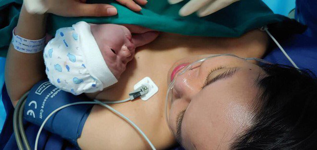 Nam MC VTV kết hôn khi đã ngoài 40 mà lấy được vợ giỏi, nhìn ảnh quý tử mới sinh lại càng ấn tượng hơn-4