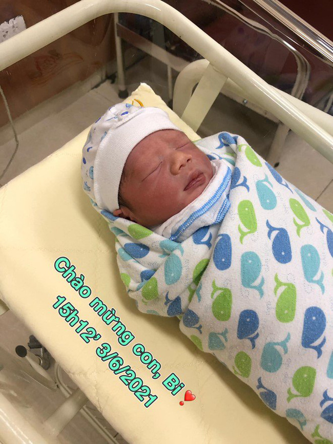 Nam MC VTV kết hôn khi đã ngoài 40 mà lấy được vợ giỏi, nhìn ảnh quý tử mới sinh lại càng ấn tượng hơn-5