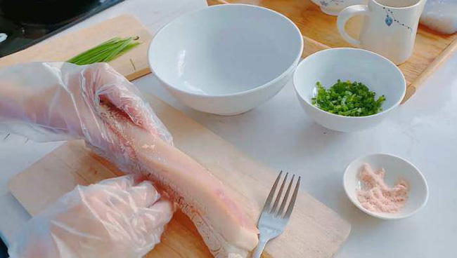 30 triệu có thể khiến Thủy Tiên đau đầu, chứ chuyện bếp núc nữ ca sĩ cân tất, nấu đủ món giữ chồng ai cũng phải xuýt xoa!-16