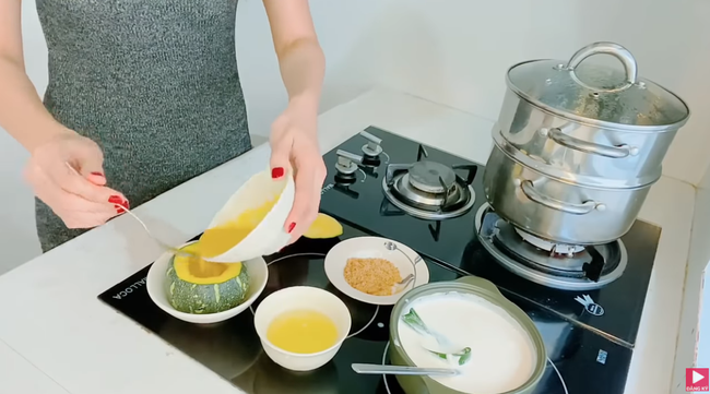 30 triệu có thể khiến Thủy Tiên đau đầu, chứ chuyện bếp núc nữ ca sĩ cân tất, nấu đủ món giữ chồng ai cũng phải xuýt xoa!-25