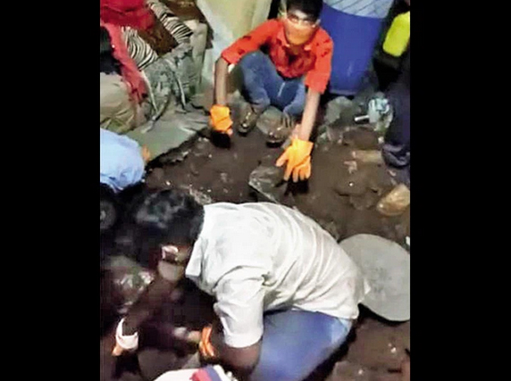 Chồng mất tích bí ẩn, cảnh sát điều tra thấy lớp xi măng mới trát bất thường nào ngờ ẩn sau là âm mưu thâm độc khó tin của ả vợ-2