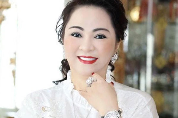 Cận cảnh BST kim cương hột mít sau này sẽ được bán hết để làm từ thiện của bà Phương Hằng-8