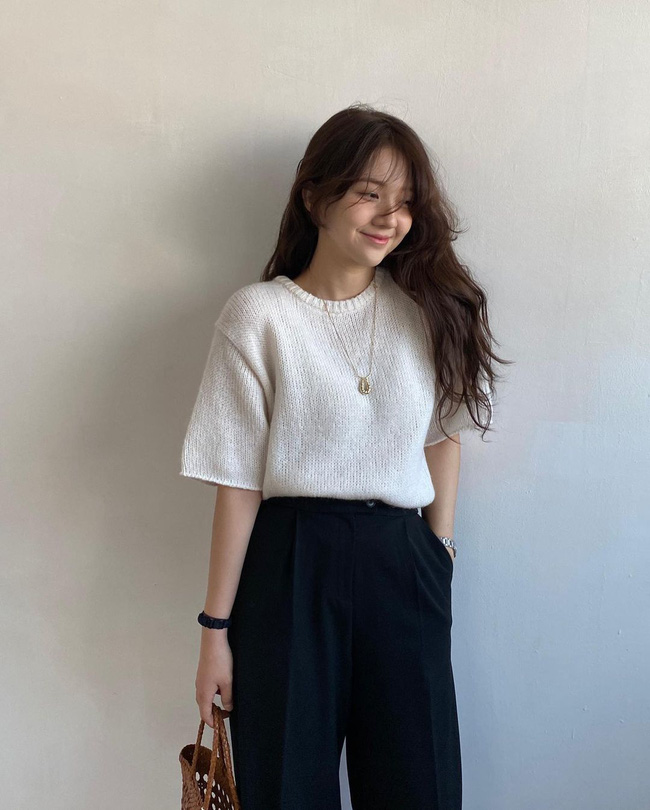 Gái Hàn chuyên diện quần đen đơn giản nhưng luôn đạt điểm 10 sành điệu nhờ loạt cách mix cao tay-12