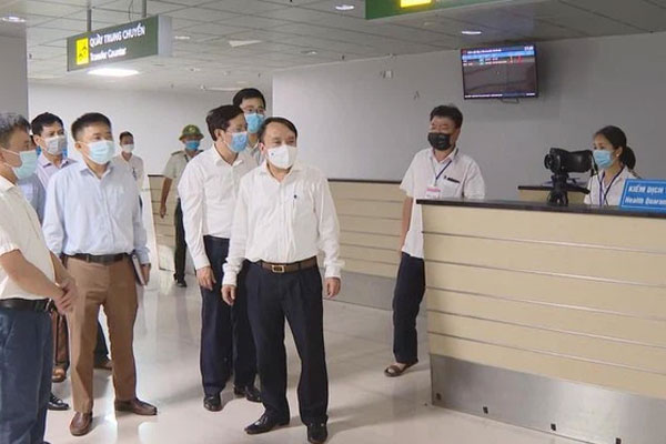 2 ca dương tính SARS-CoV-2 ở Hà Tĩnh không khai báo y tế khi xuống sân bay-1