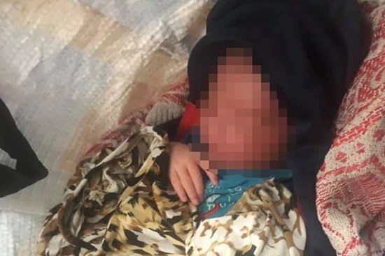 Vụ 2 người phụ nữ mang bé trai còn nguyên dây rốn bỏ lại ở bãi đất trống lúc nửa đêm: Một trong 2 người là mẹ ruột, bị trầm cảm và có hoàn cảnh khó khăn