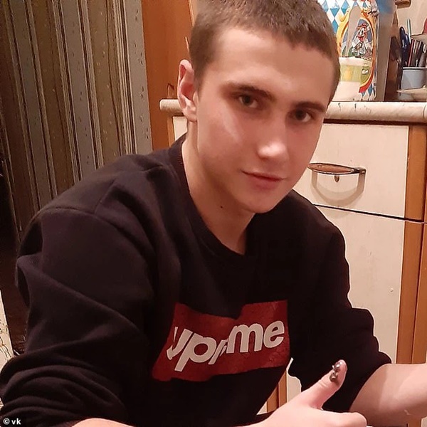 Bố mẹ mải ngồi ăn nhậu, con trai 21 tháng tuổi rơi từ tầng 14 xuống đất tử vong-1