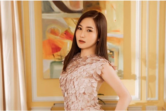 Sự thật về bức ảnh siêu âm thai nhi gây xôn xao của Hương Tràm
