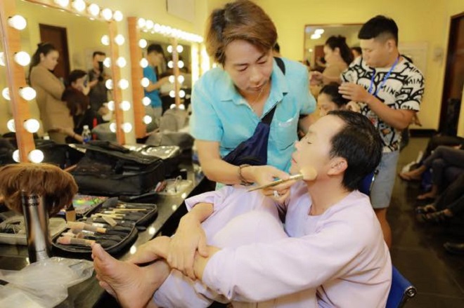 Đàn em thân thiết với Hoài Linh: Anh xạ trị, dọn cơm ra ăn, anh chỉ ngồi một góc xa xa...-4