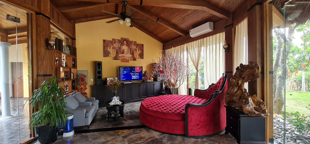 Vợ chồng Hà Nội về quê xây nhà trên mảnh đất rộng 2000m2, lặn lội vào tận Quảng Bình chỉ để tìm 1 loại vật liệu-10