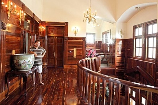 Vbiz có nghệ sỹ hạng B nhưng gia sản hạng A, biệt phủ rộng 1600m2 có giá cả trăm tỷ