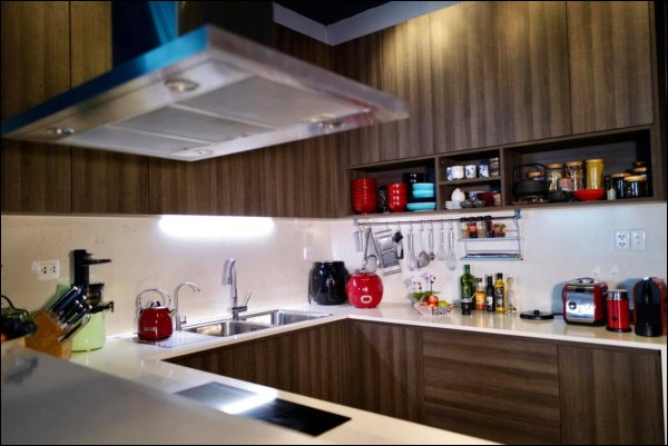 Cận cảnh căn bếp xịn sò, sang trọng&nbsp;mà ấm cúng trong nhà vườn triệu đô của diva Hồng Nhung-2