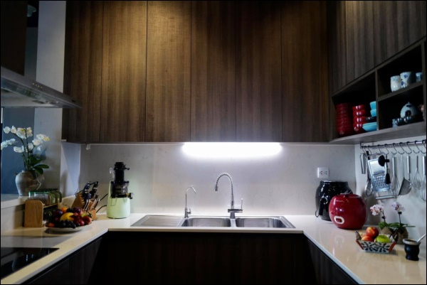 Cận cảnh căn bếp xịn sò, sang trọng&nbsp;mà ấm cúng trong nhà vườn triệu đô của diva Hồng Nhung-4