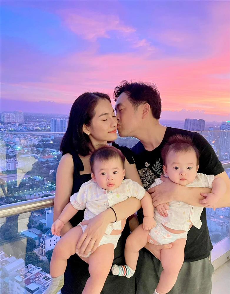 Được bác sĩ chọn ngày yêu giúp, vợ chồng nhạc sĩ Dương Khắc Linh chỉ việc làm theo, đậu luôn thai đôi-2