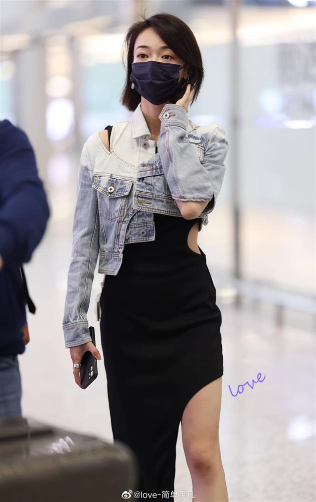 2 năm trước Ngô Cẩn Ngôn còn gầy đét quê mùa, giờ đây lột xác sang chảnh lấn át cả Phạm Băng Băng-9