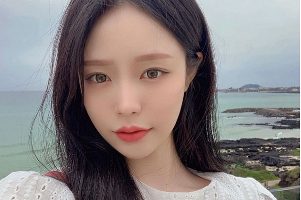 Mánh trẻ lâu của 3 sao Hoa ngữ tuổi 41: Tần Lam thoa kem dày, Lưu Đào dùng sữa chua để làm đầy nếp nhăn-5