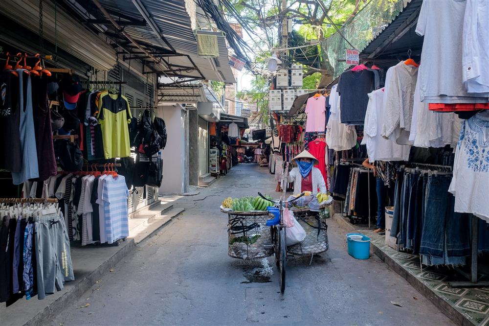 Những con phố thời trang ở Hà Nội: Ngày ế ẩm, tối tắt đèn đi ngủ sớm-11