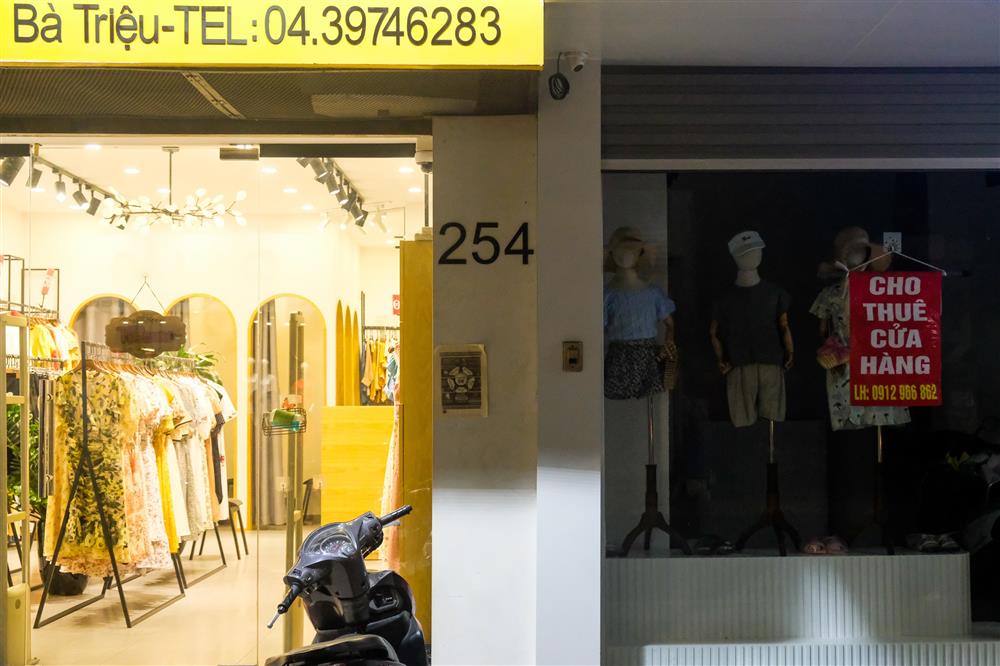 Những con phố thời trang ở Hà Nội: Ngày ế ẩm, tối tắt đèn đi ngủ sớm-7