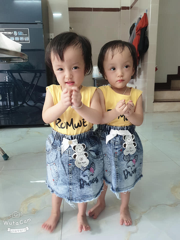 Bất ngờ với hình ảnh hiện tại của cặp song sinh tách rời Trúc Nhi - Diệu Nhi: Hôm nay chính thức tròn 2 tuổi, bạo dạn, hiếu động và lúc nào cũng vui tươi-4