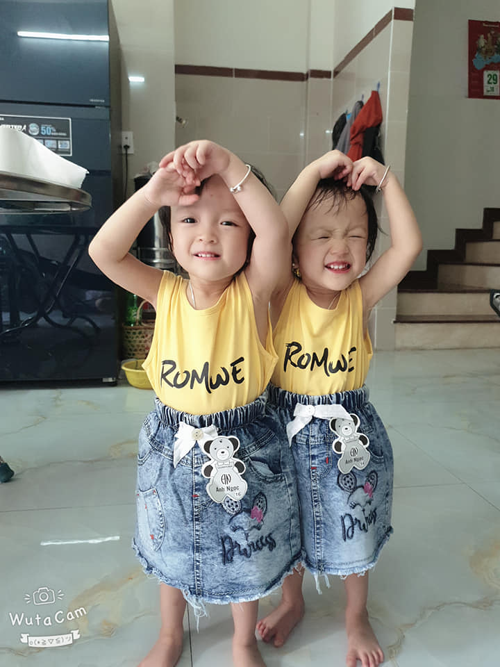 Bất ngờ với hình ảnh hiện tại của cặp song sinh tách rời Trúc Nhi - Diệu Nhi: Hôm nay chính thức tròn 2 tuổi, bạo dạn, hiếu động và lúc nào cũng vui tươi-5