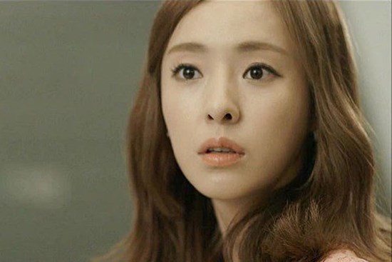 Thấy bạn trai đăng status hỏi mua túi xách nữ, tôi khấp khởi mừng thầm rồi nghẹn ứ khi chị đồng nghiệp đi ngang