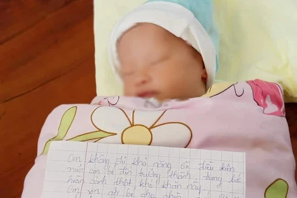 Xót xa bé trai chưa rụng rốn bị bỏ trước cổng Làng thiếu niên Thủ Đức lúc nửa đêm-4