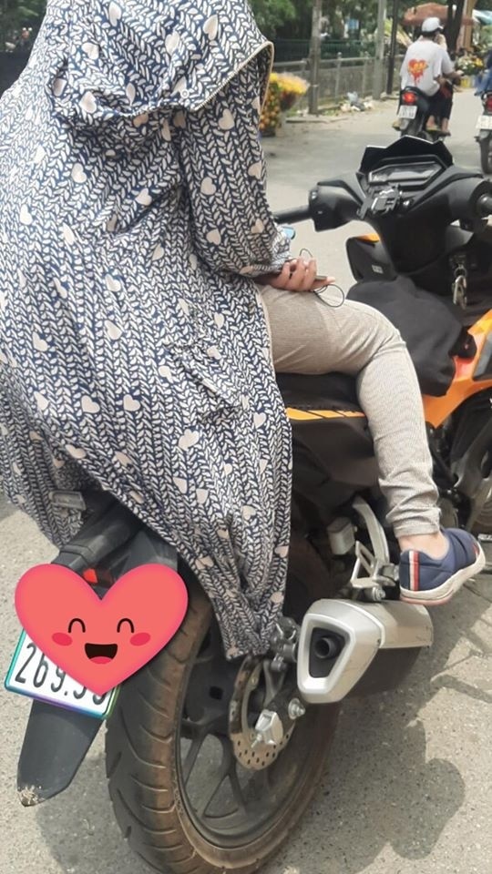 Mặc áo chống nắng đi xe máy, người phụ nữ mang bầu gặp tai nạn kinh hoàng: Lời cảnh tỉnh cho chị em mỗi khi ra đường vào mùa hè-4