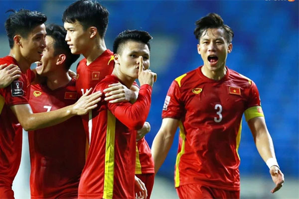 Vì sao bóng chạm tay Tiến Linh nhưng bàn mở tỷ số vẫn được công nhận?-3