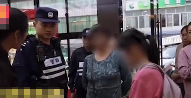 Bé 10 tuổi bị bắt vì ăn cắp đồ ăn vặt từ siêu thị nhưng hành động của người mẹ còn gây phẫn nộ hơn-2