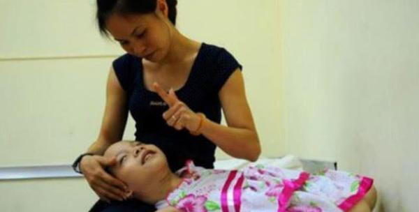 Bác sĩ chẩn đoán bào thai hải cẩu”, khuyên nên bỏ nhưng người mẹ kiên quyết sinh con, đứa trẻ sau này khiến ai cũng bất ngờ-1