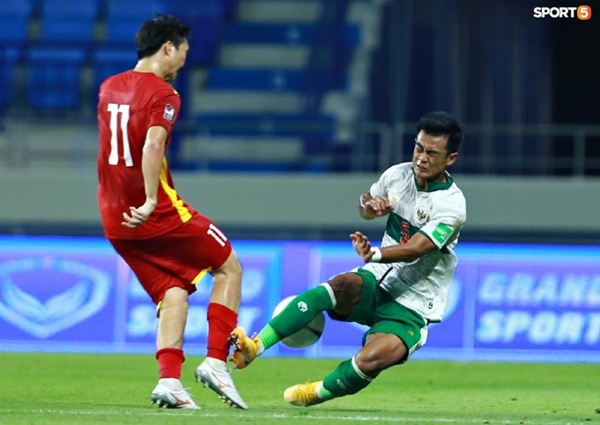 Trương Quỳnh Anh, Nam Thư và dàn sao Việt bày tỏ sự phẫn nộ khi thấy cầu thủ Việt Nam bị đội tuyển Indonesia chơi xấu-1