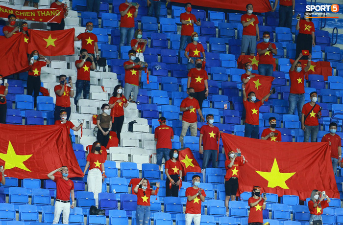 Những khoảnh khắc tuyệt đẹp của tuyển Việt Nam khiến người hâm mộ đổ rần rần-1
